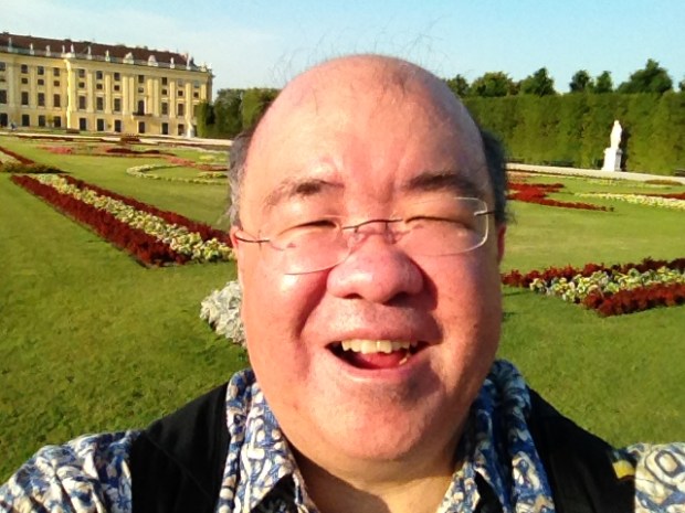 A Schonbrunn Palace grounds selfie